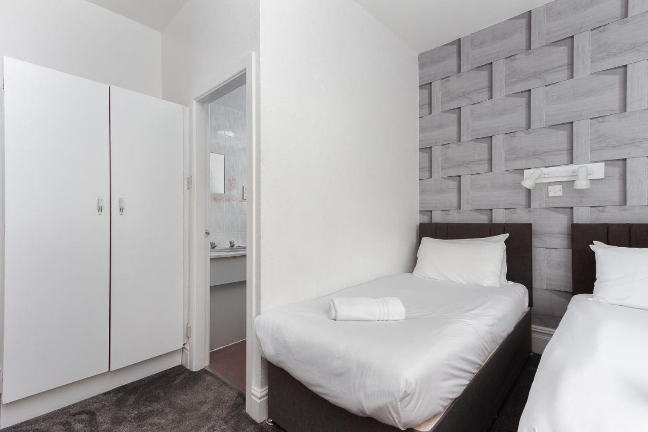 The Sandringham Court Hotel & Apartment Welcoming Large And Small Groups For 15 Years Blackpool Bagian luar foto