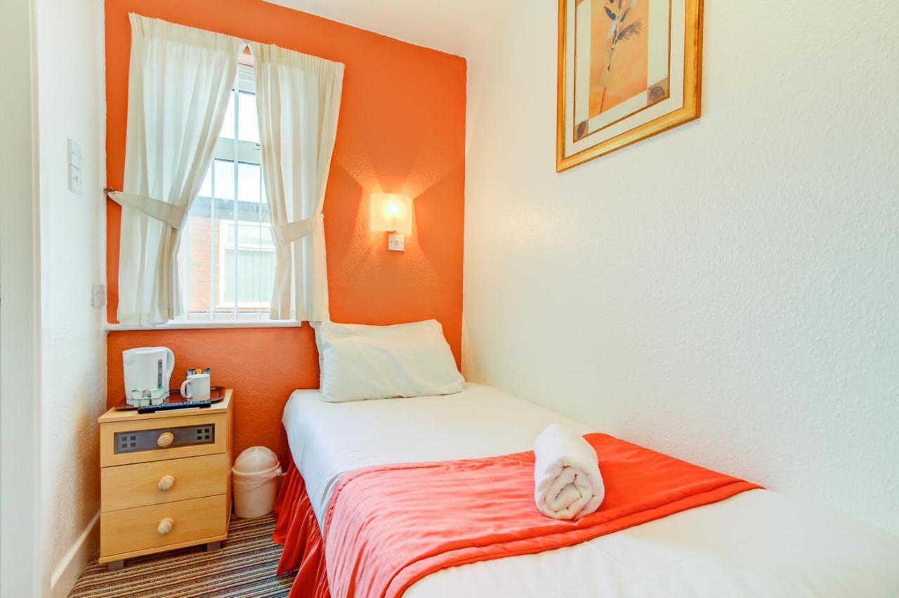 The Sandringham Court Hotel & Apartment Welcoming Large And Small Groups For 15 Years Blackpool Bagian luar foto