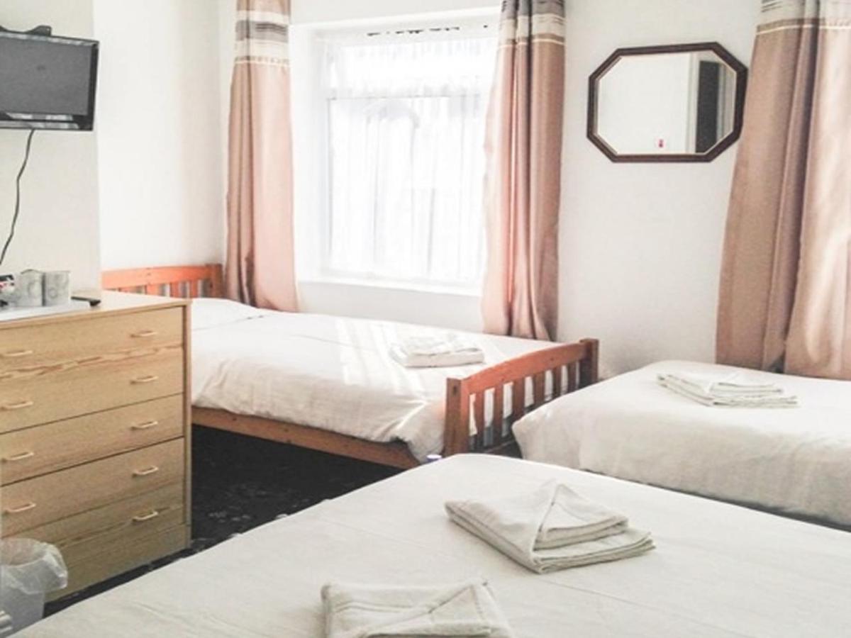 The Sandringham Court Hotel & Apartment Welcoming Large And Small Groups For 15 Years Blackpool Bagian luar foto