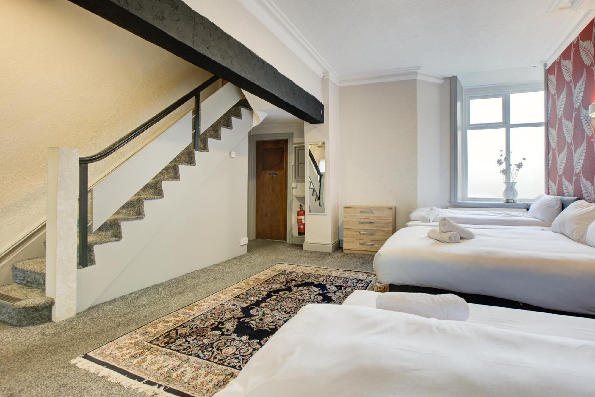 The Sandringham Court Hotel & Apartment Welcoming Large And Small Groups For 15 Years Blackpool Bagian luar foto