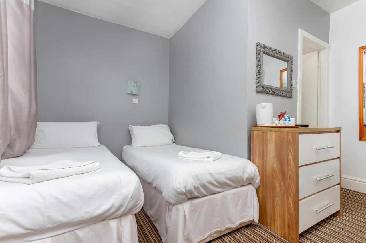 The Sandringham Court Hotel & Apartment Welcoming Large And Small Groups For 15 Years Blackpool Bagian luar foto