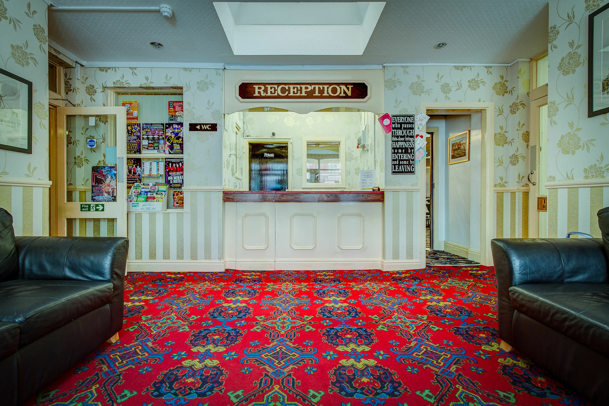 The Sandringham Court Hotel & Apartment Welcoming Large And Small Groups For 15 Years Blackpool Bagian luar foto