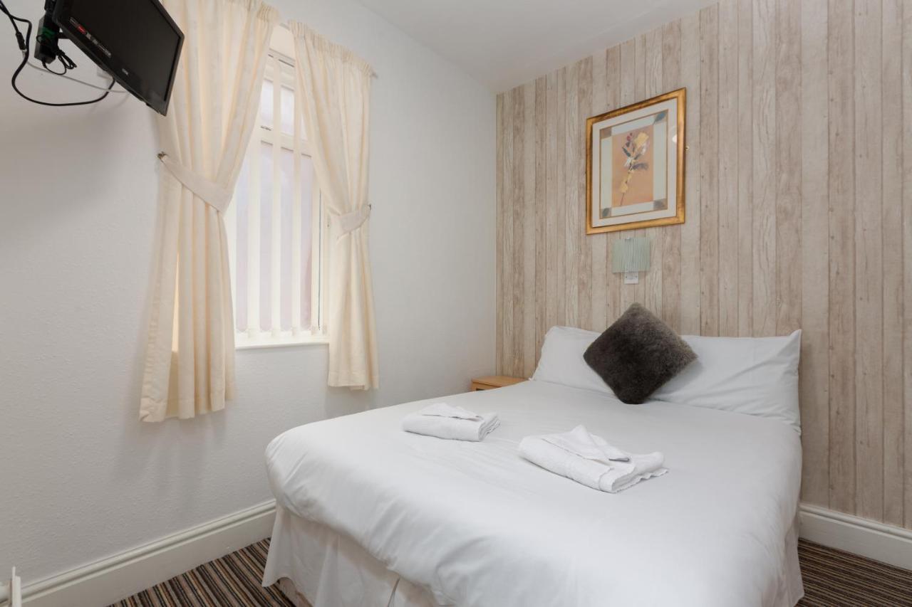 The Sandringham Court Hotel & Apartment Welcoming Large And Small Groups For 15 Years Blackpool Bagian luar foto